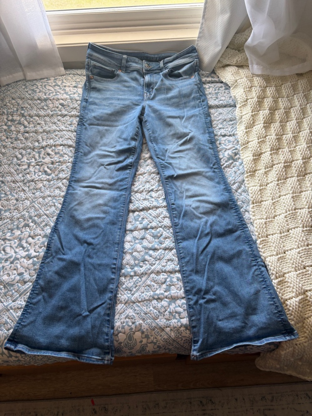 American Eagle Women's Light Wash Flared Jeans - Blue